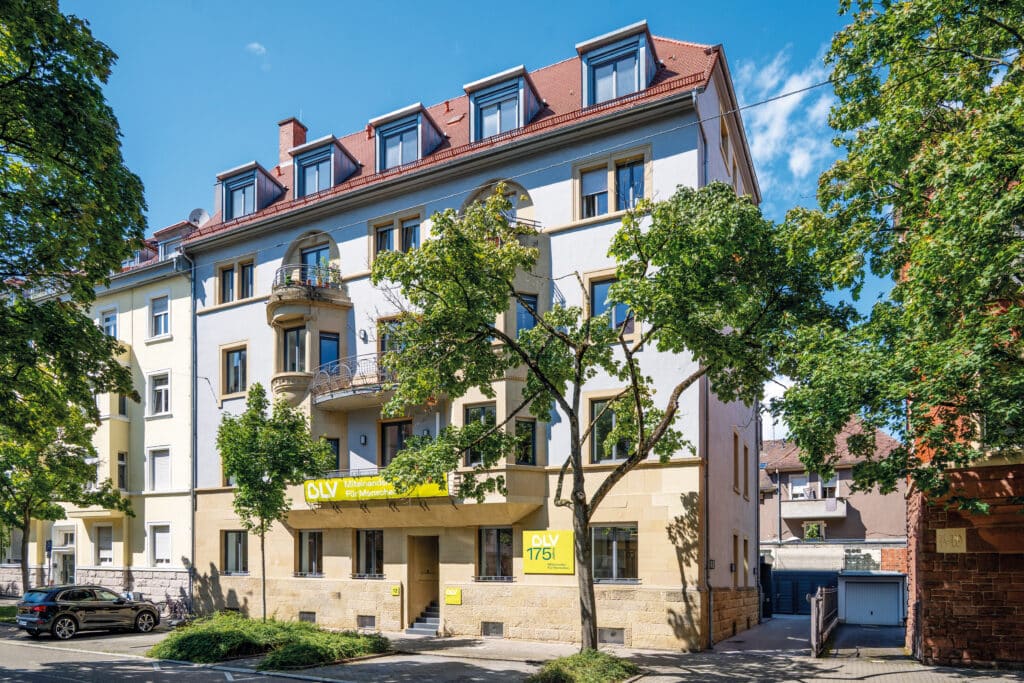 Das Gebäude der Zentralen Dienste des Badischen Landesvereins von der Südendstraße aus gesehen.